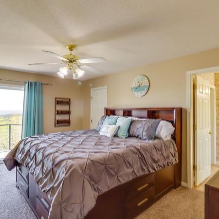 Charming Edgemont Home With Deck And Lake Views! Fairfield Bay Exterior foto