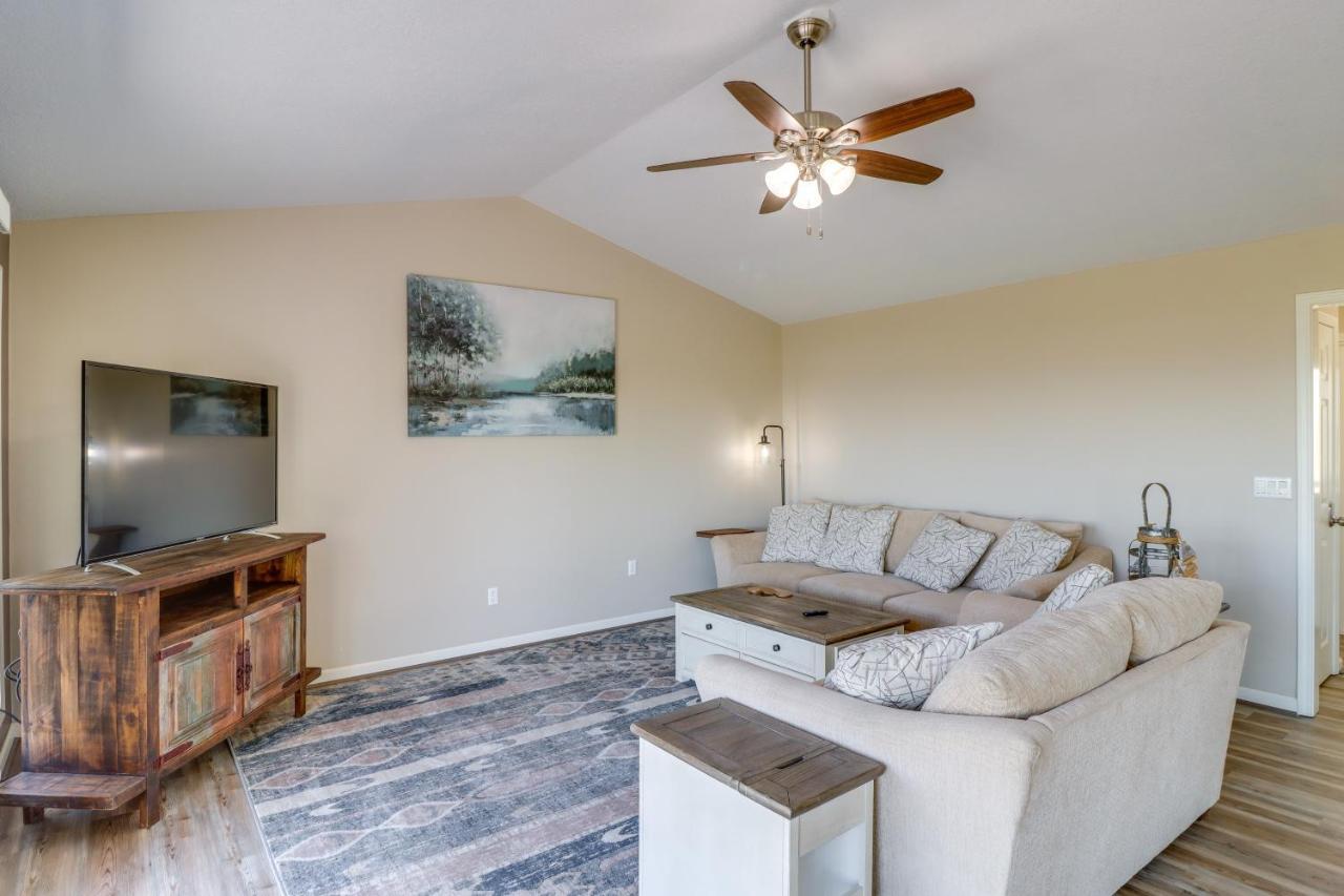 Charming Edgemont Home With Deck And Lake Views! Fairfield Bay Exterior foto