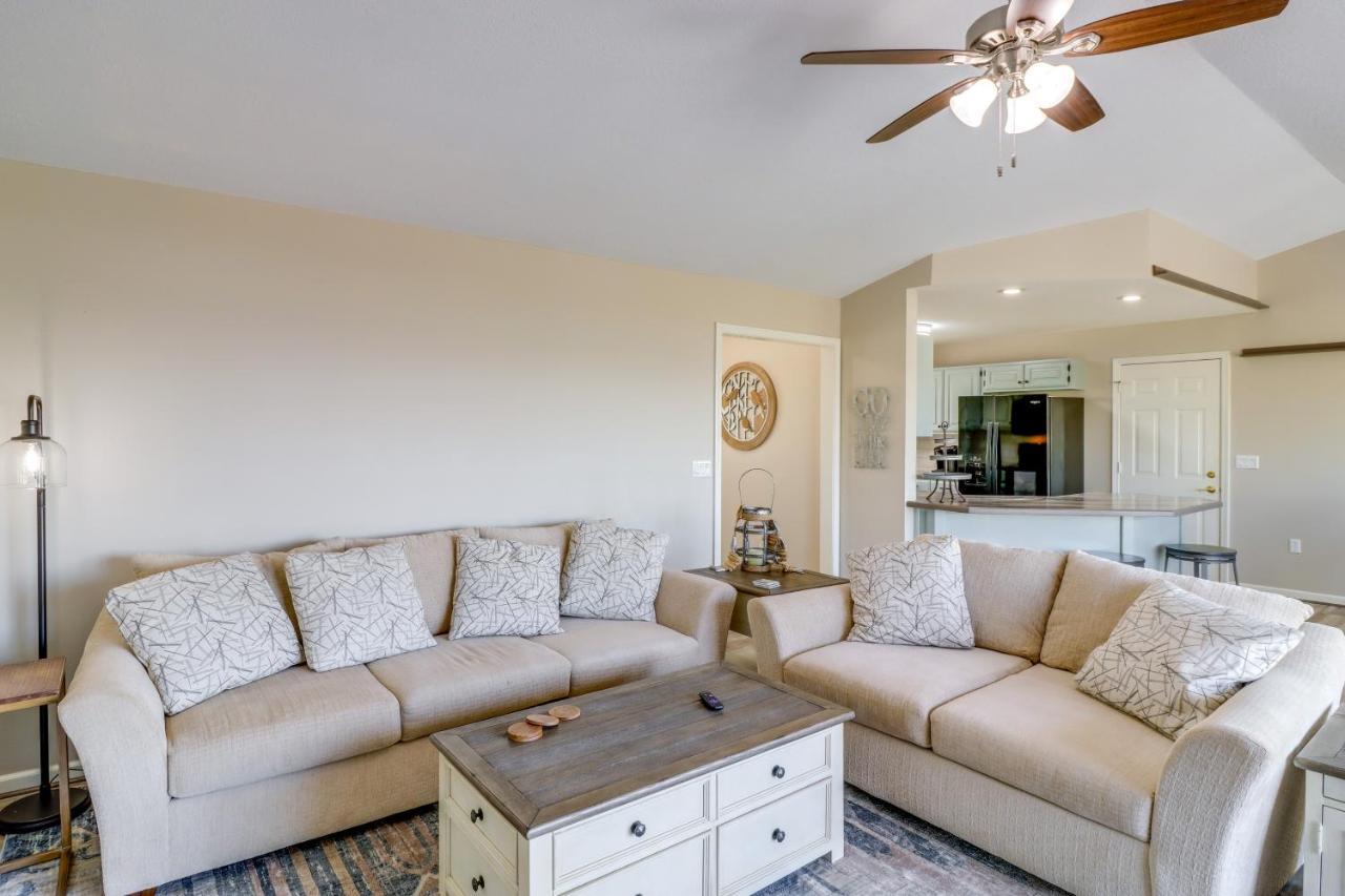 Charming Edgemont Home With Deck And Lake Views! Fairfield Bay Exterior foto