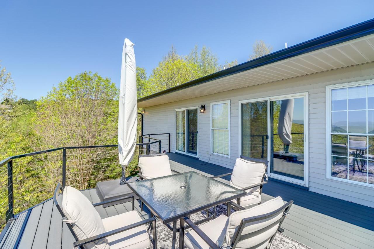 Charming Edgemont Home With Deck And Lake Views! Fairfield Bay Exterior foto