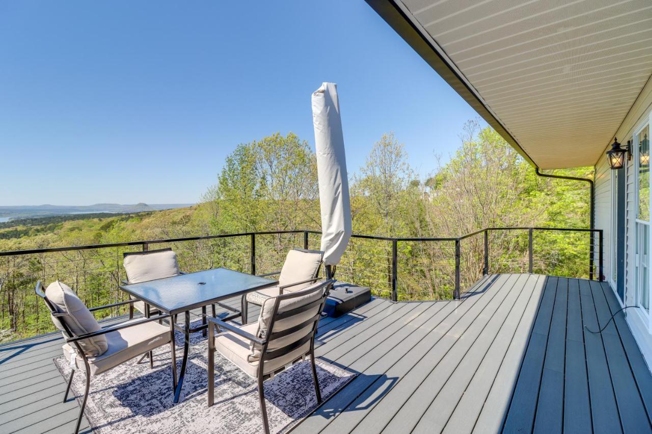 Charming Edgemont Home With Deck And Lake Views! Fairfield Bay Exterior foto